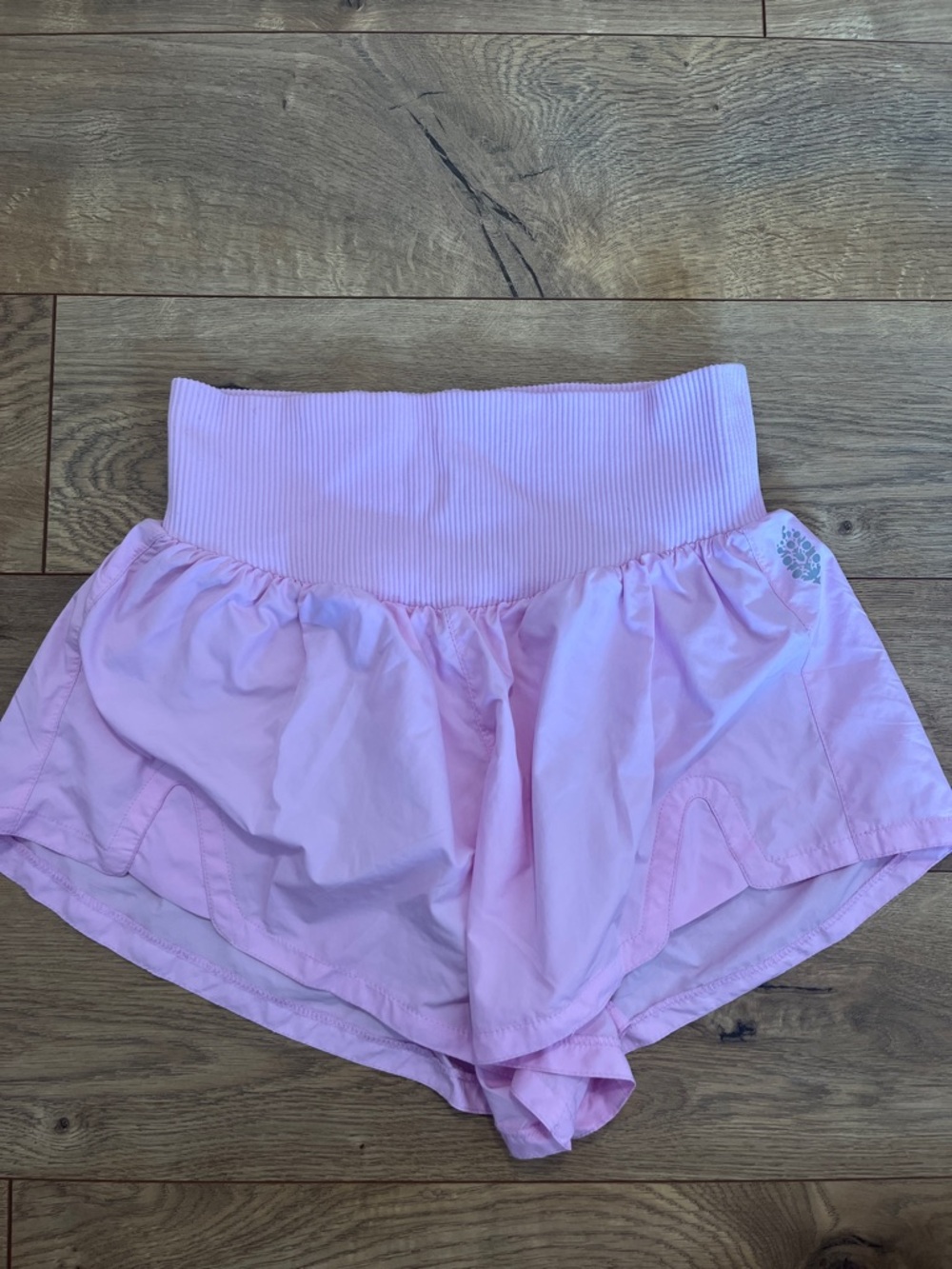 FREE PEOPLE 🩷🤍 Light Pink Athletic Skort Shorts - Size Small